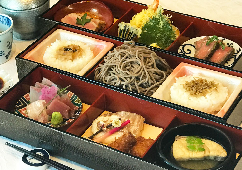 松花堂弁当